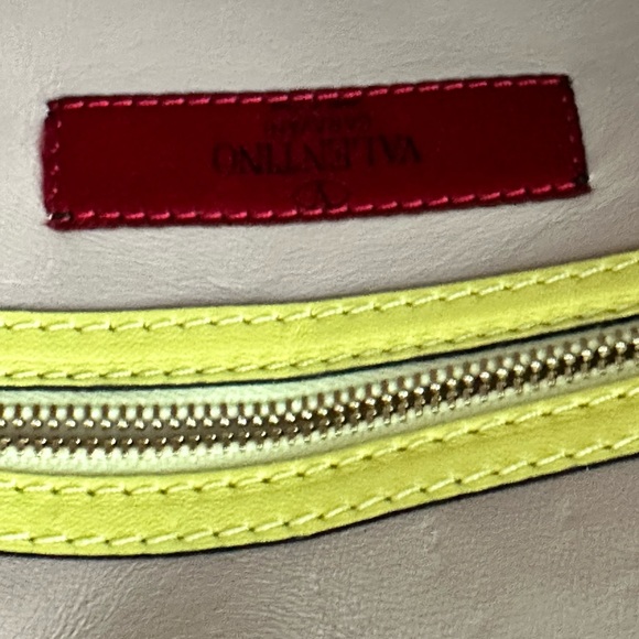 Valentino Clutch - Picture 14 of 15